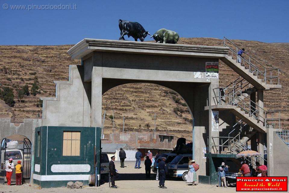 PERU - Mercado de los toros - 01.jpg